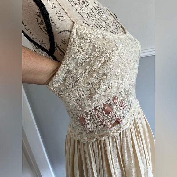 Deja Vu Cream Lace Babydoll Spaghetti Strap Mini Dress Lined Size Large EUC - Picture 6 of 16